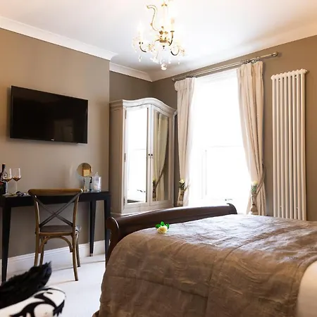 Seasons Boutique 5*