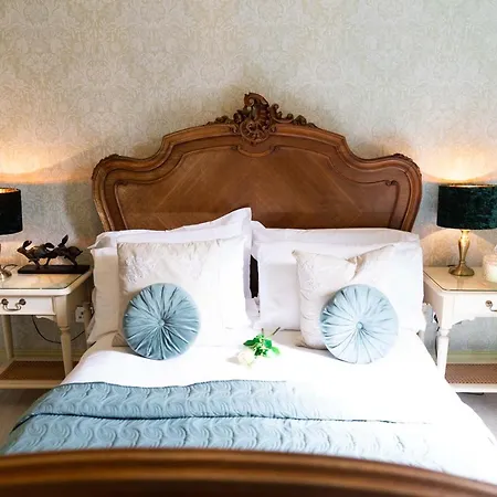 Πανσιόν Seasons Boutique 5*