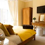 Seasons Gæstehus 5*