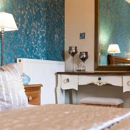 בית הארחה Seasons 5*