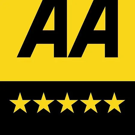 Seasons בית הארחה